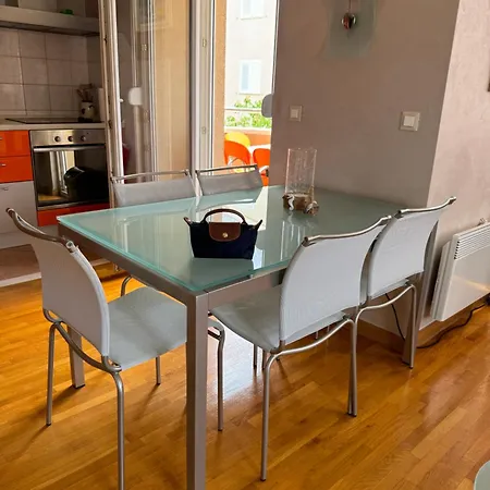 Daire M&m Beachfront Makarska