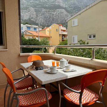 Daire M&m Beachfront Makarska