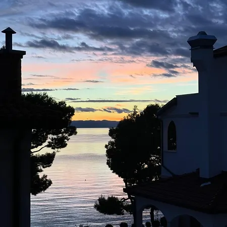 Daire M&m Beachfront Makarska